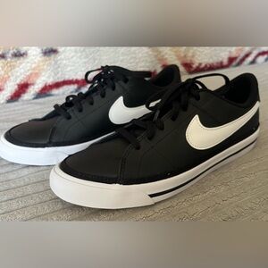 YOUTH NIKE COURT LEGACY NEW!!